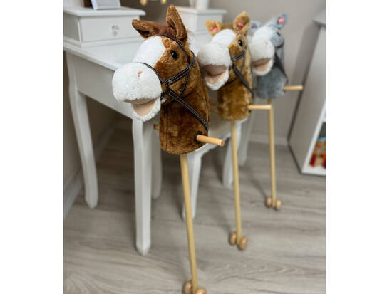 Hobby Horse Koń na patyku Dźwięk galopu i rżenia + ruchomy pysk ZA5442